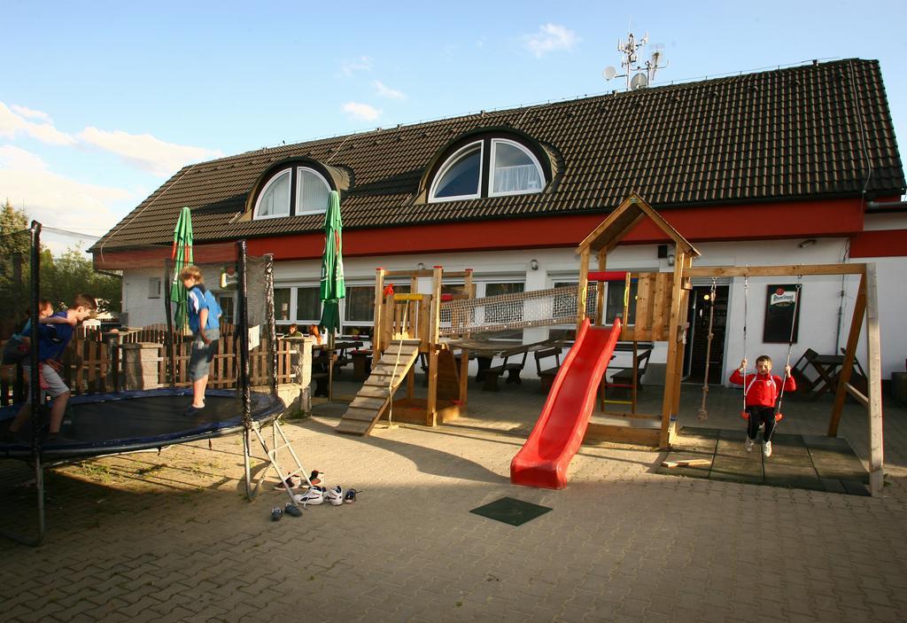 Penzion Fajn *** Pardubice Rum bild